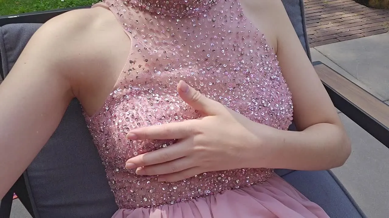 Met mijn poes spelen op de trouwerij