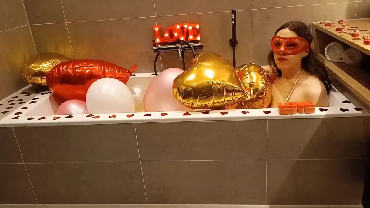 Balloons bath